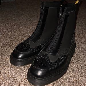 NWOT DR MARTENS JEMISON SZ 11